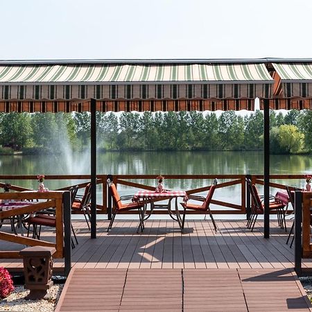 Hotel Bíbic és Tüskevár Étterem és Horgásztó Nyíregyháza Esterno foto