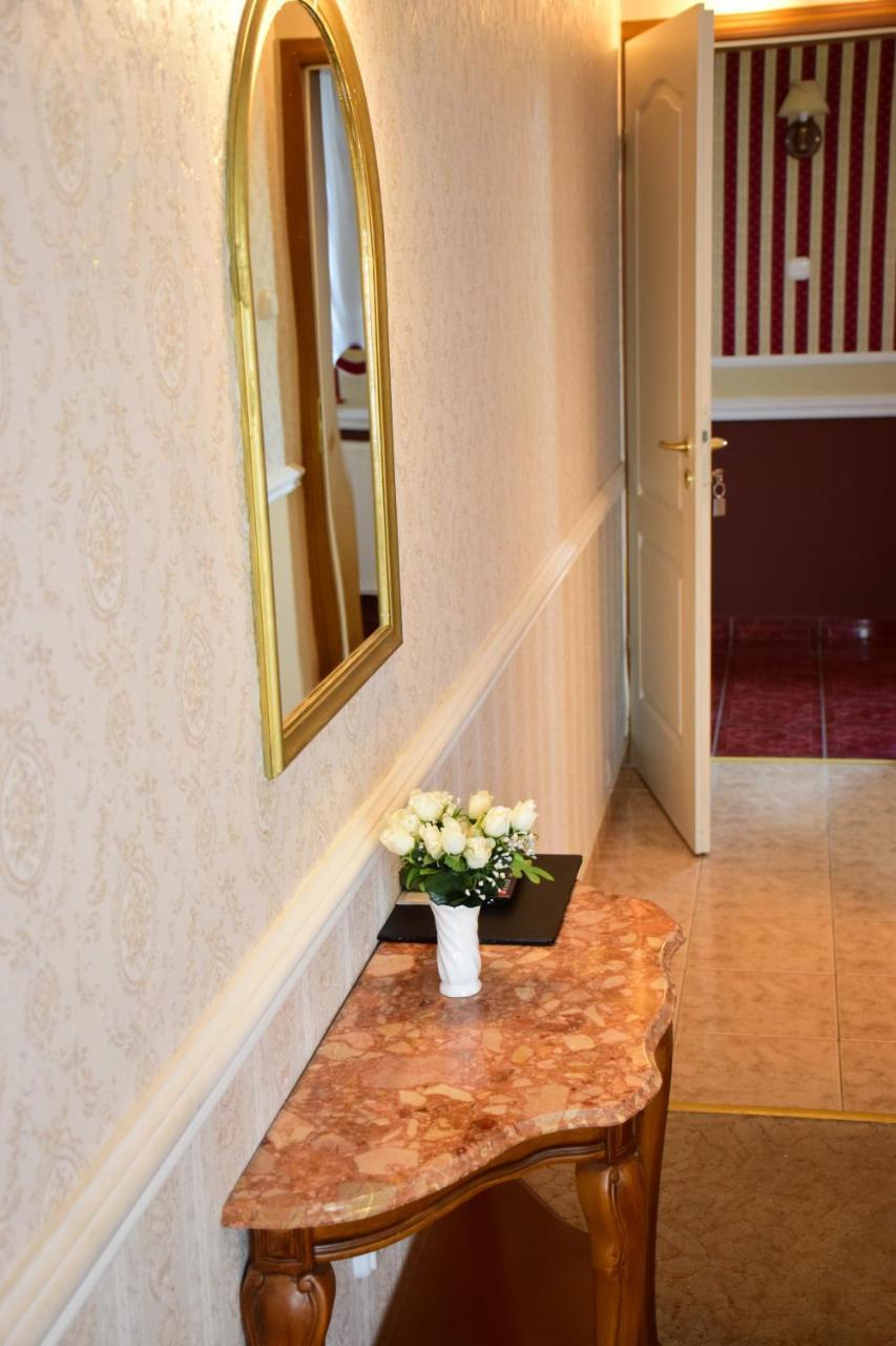 Hotel Bíbic és Tüskevár Étterem és Horgásztó Nyíregyháza Esterno foto