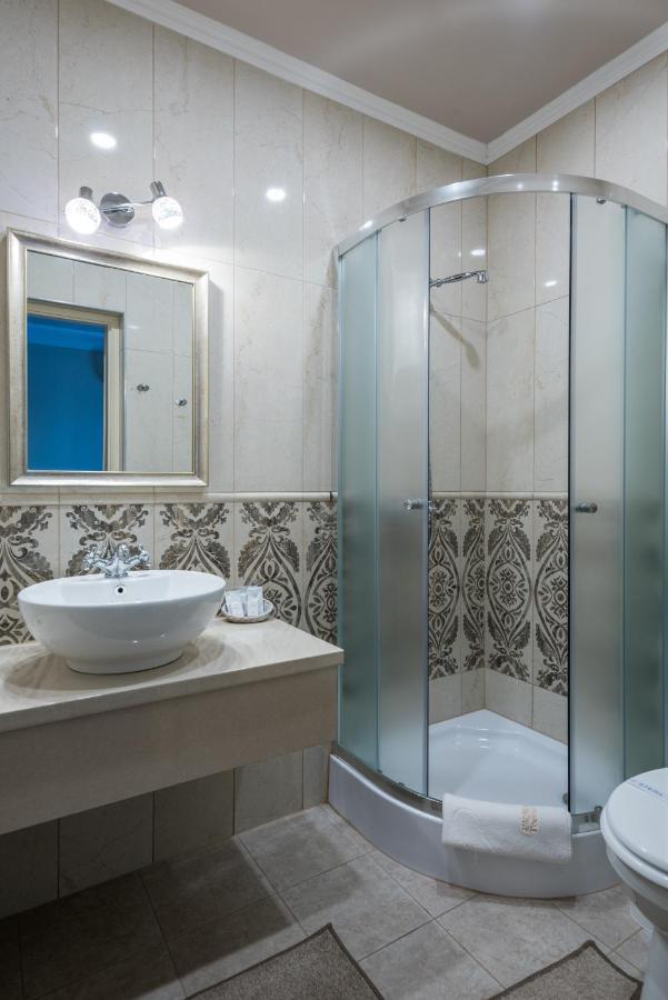 Hotel Bíbic és Tüskevár Étterem és Horgásztó Nyíregyháza Esterno foto