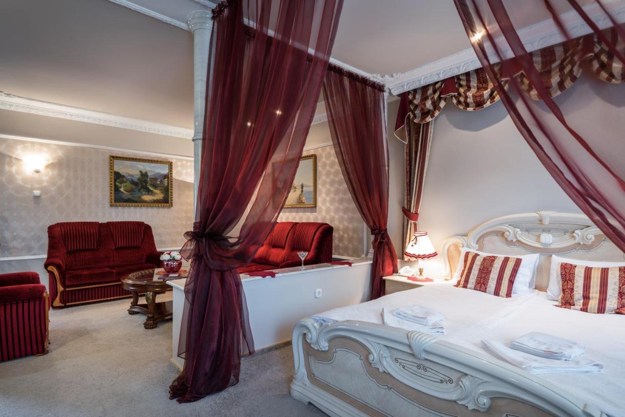 Hotel Bíbic és Tüskevár Étterem és Horgásztó Nyíregyháza Esterno foto