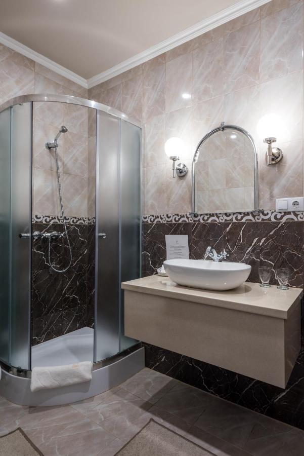 Hotel Bíbic és Tüskevár Étterem és Horgásztó Nyíregyháza Esterno foto